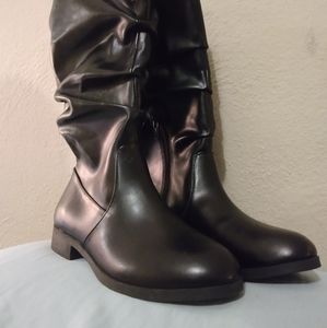 GIRLS BLACK LEATHER BOOTS NWT